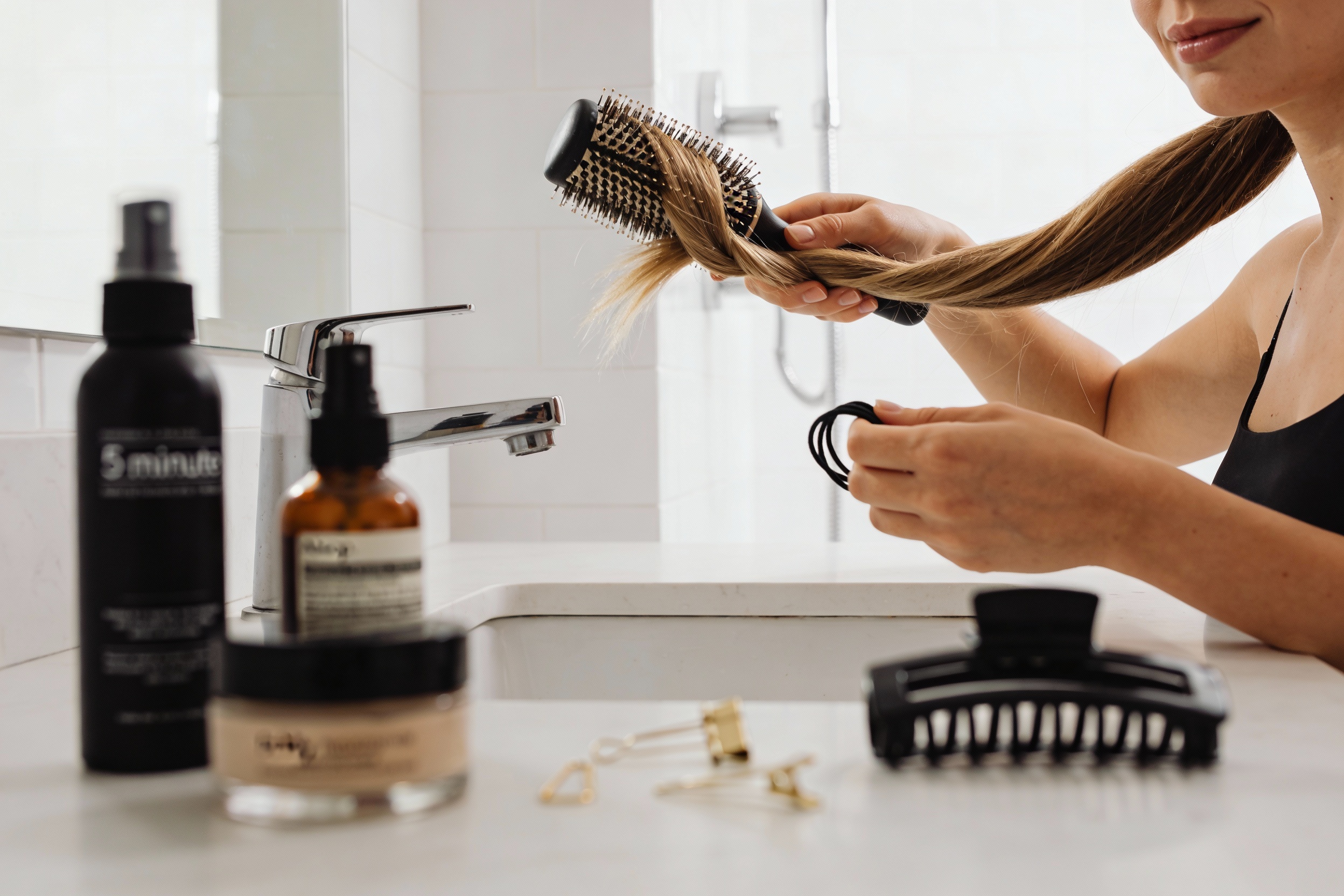 The Secret to How to Do a Polished Hairstyle in Under 5 Minutes