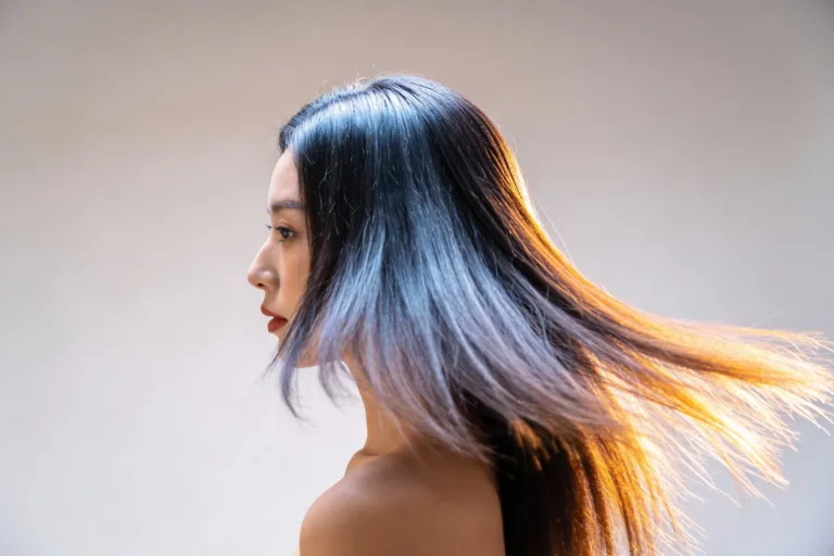 How to Balance Oily Roots and Dry Ends Without the Frizz
