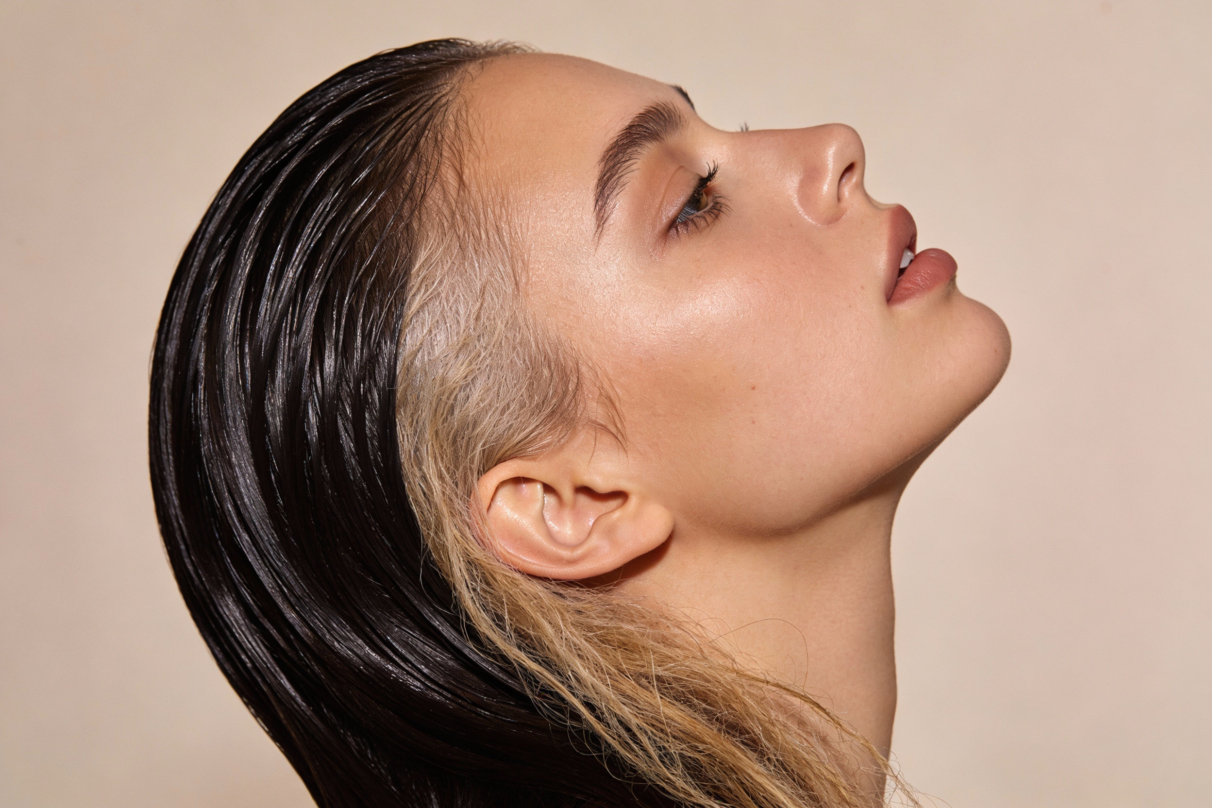 How to Fix Hair That Looks Dry but Feels Oily Fast