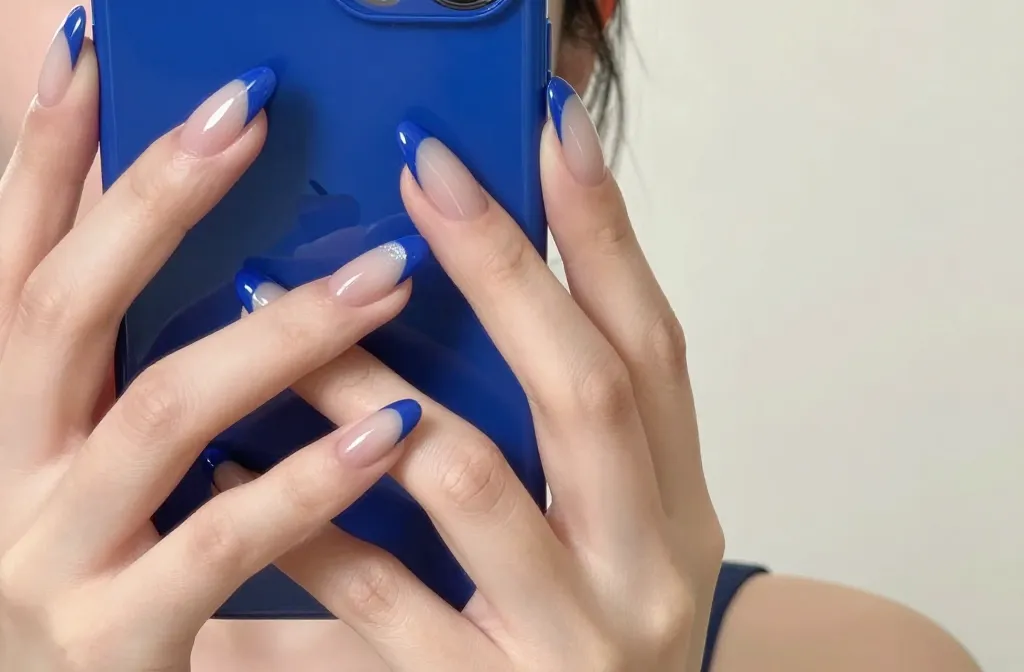 10 Royal Blue French Tip Nails That Scream Main Character